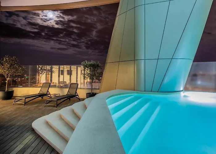 Phaedrus Living: 360 Tower Luxury Flat 尼科西亚