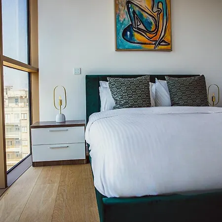 Phaedrus Living: 360 Tower Luxury Flat Nicosia