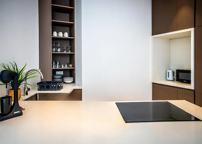 Phaedrus Living: 360 Tower Luxury Flat *