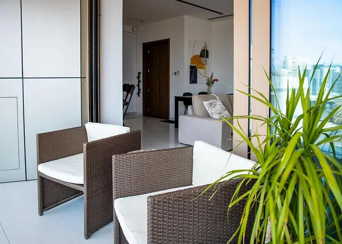 Apartment Phaedrus Living: 360 Tower Luxury Flat *