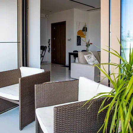 Апартаменти Phaedrus Living: 360 Tower Luxury Flat *